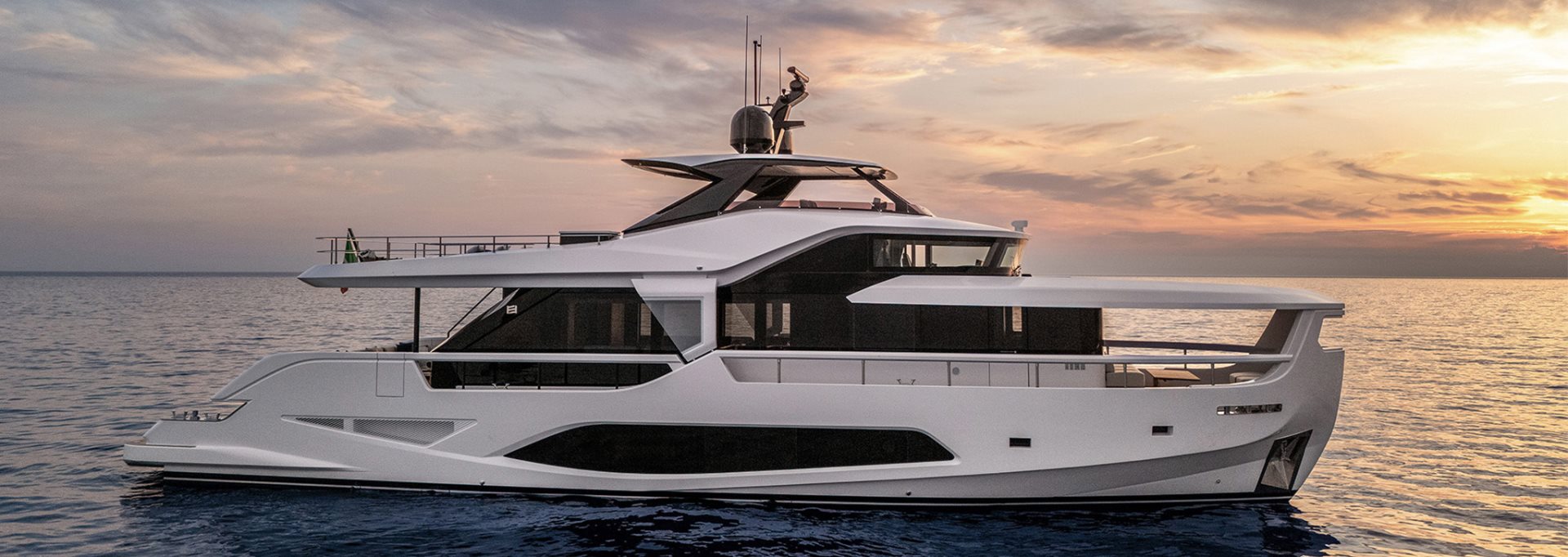 Ferretti Yachts INFYNITO 80