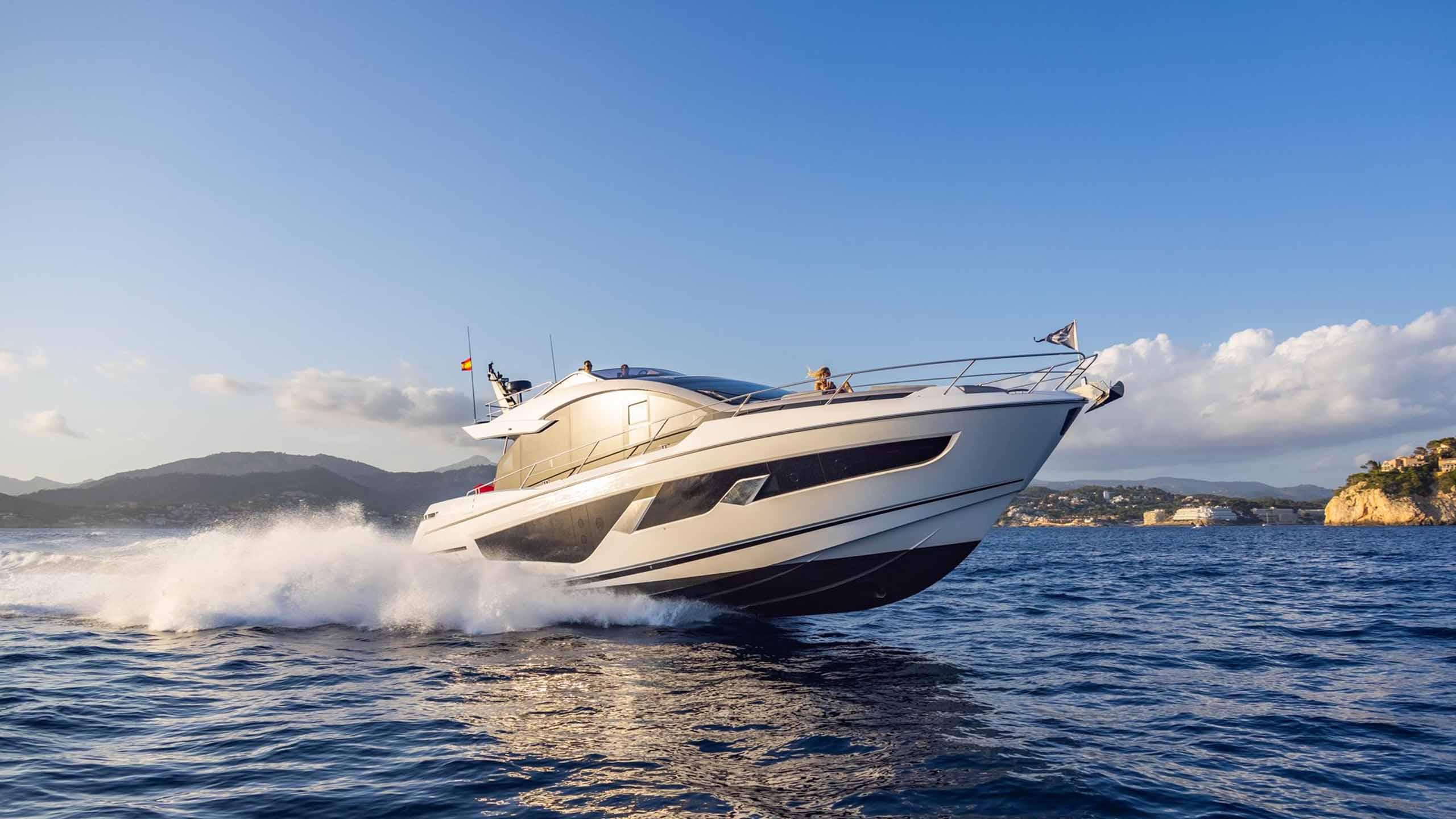 Sunseeker 65 Sport Yacht